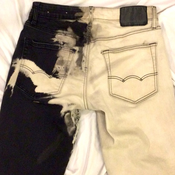 American Eagle Black and Cream Distressed Jeans Size 28x30 - Picture 6 of 10